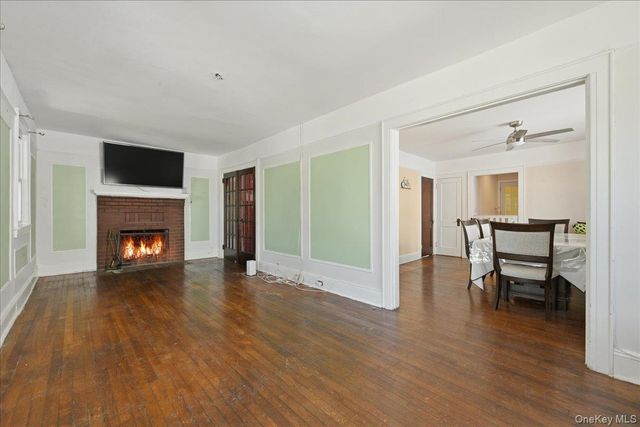 8 Foster Place, Hempstead, NY 11550