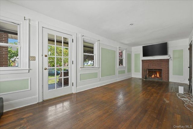 8 Foster Place, Hempstead, NY 11550