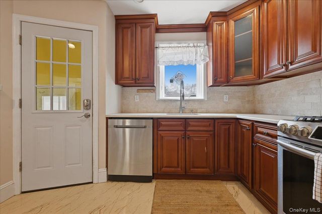 8 Foster Place, Hempstead, NY 11550