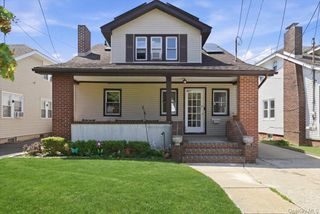 8 Foster Place, Hempstead, NY 11550
