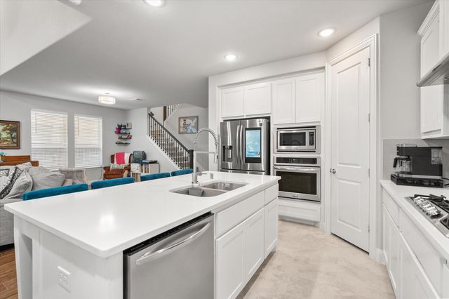 1519 Birds Fort Trail, Arlington, TX 76005