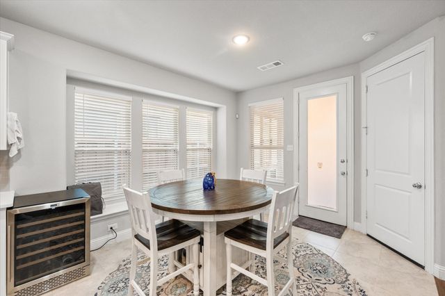 1519 Birds Fort Trail, Arlington, TX 76005