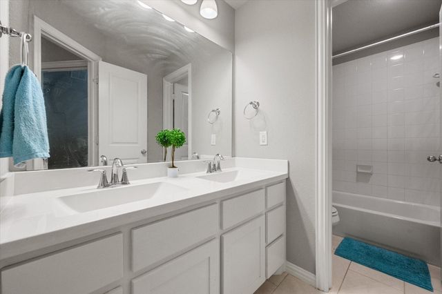 1519 Birds Fort Trail, Arlington, TX 76005