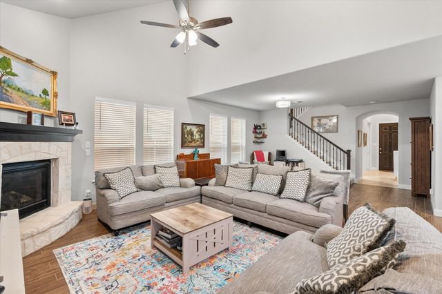 1519 Birds Fort Trail, Arlington, TX 76005