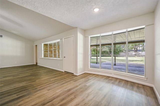 502 Misty Lane, Friendswood, TX 77546