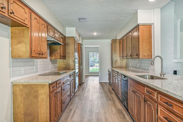 502 Misty Lane, Friendswood, TX 77546