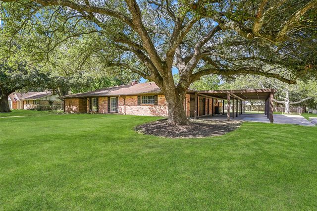 502 Misty Lane, Friendswood, TX 77546