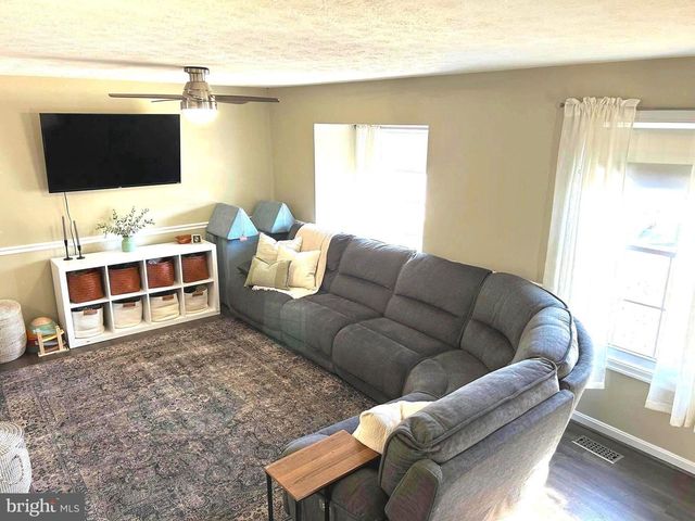 213 CHARLESTON CT, La Plata, MD 20646