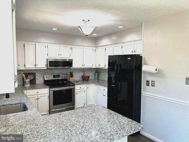 213 CHARLESTON CT, La Plata, MD 20646