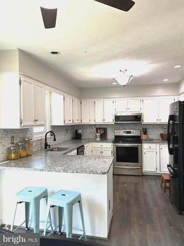 213 CHARLESTON CT, La Plata, MD 20646