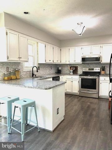 213 CHARLESTON CT, La Plata, MD 20646