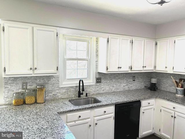 213 CHARLESTON CT, La Plata, MD 20646