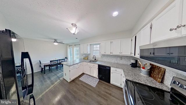 213 CHARLESTON CT, La Plata, MD 20646