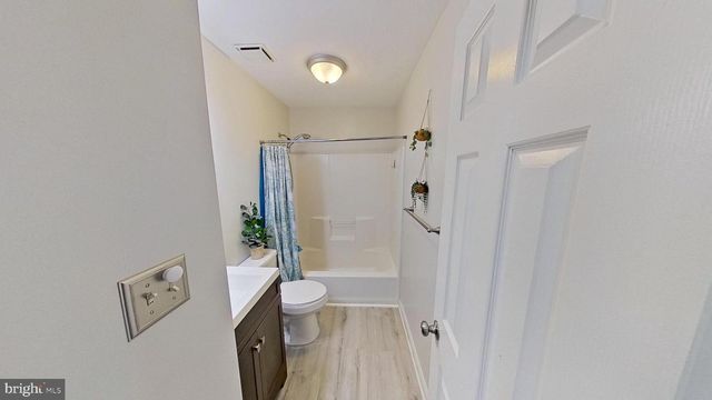 213 CHARLESTON CT, La Plata, MD 20646