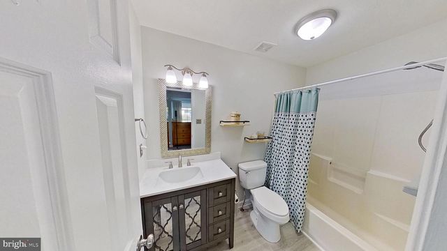 213 CHARLESTON CT, La Plata, MD 20646