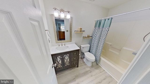 213 CHARLESTON CT, La Plata, MD 20646