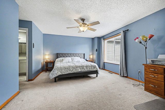 1106 Crystal Place W, Chaska, MN 55318