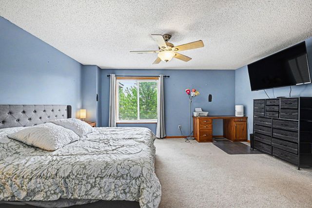 1106 Crystal Place W, Chaska, MN 55318