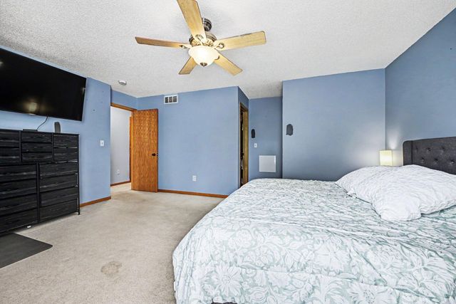 1106 Crystal Place W, Chaska, MN 55318