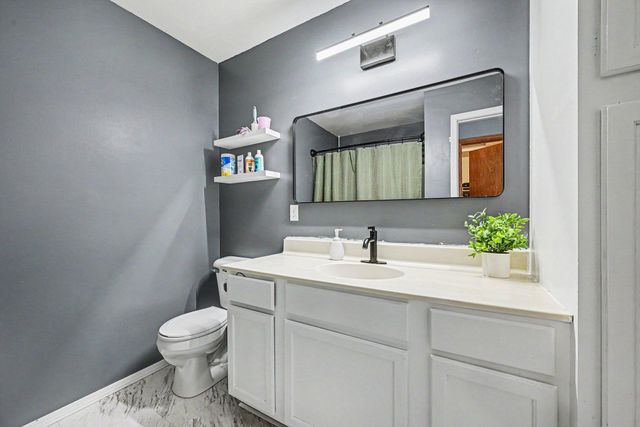 1106 Crystal Place W, Chaska, MN 55318
