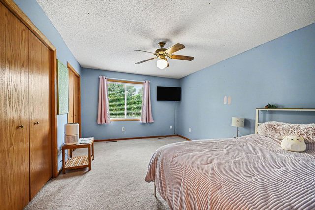 1106 Crystal Place W, Chaska, MN 55318