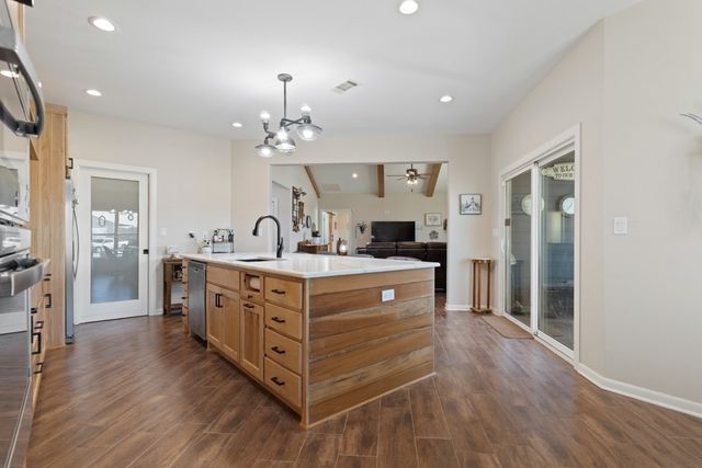 715 VZ County Road 1803, Grand Saline, TX 75140