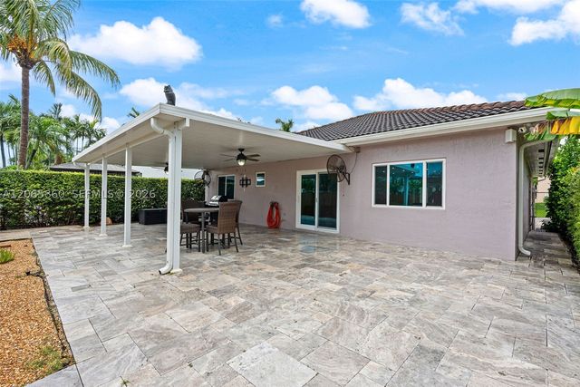 15717 SW 138th Ter, Miami, FL 33196