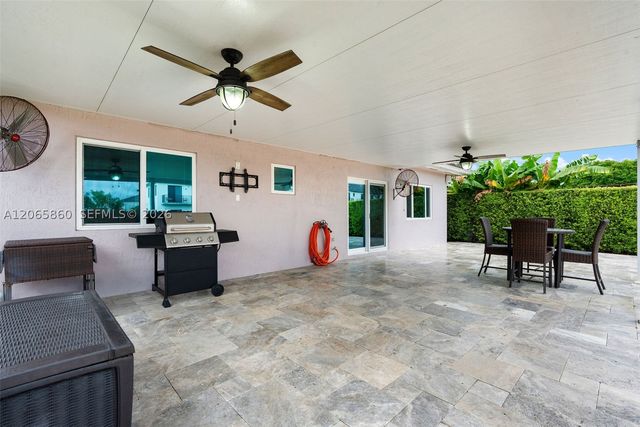 15717 SW 138th Ter, Miami, FL 33196