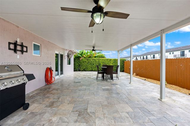 15717 SW 138th Ter, Miami, FL 33196