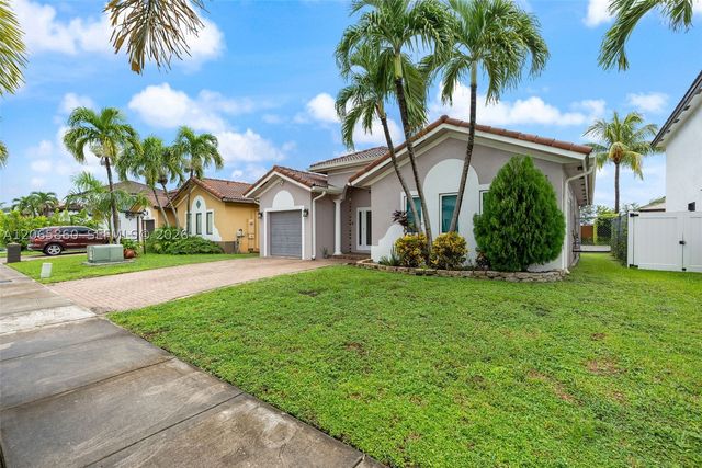 15717 SW 138th Ter, Miami, FL 33196