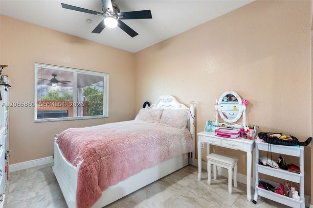 15717 SW 138th Ter, Miami, FL 33196