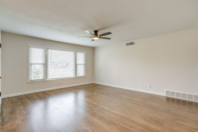 4737 Houghton Avenue, Fort Worth, TX 76107