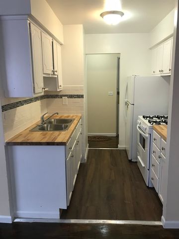 5848 N KENMORE Avenue 201, Chicago, IL 60660