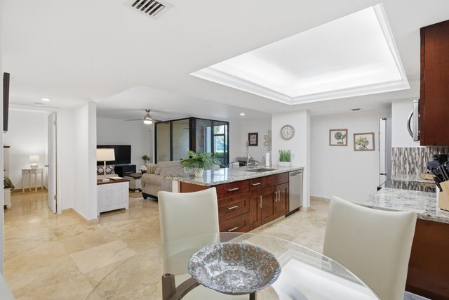 825 Egret Circle Unit 104, Delray Beach, FL 33444