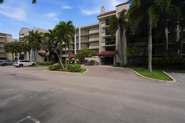 825 Egret Circle Unit 104, Delray Beach, FL 33444