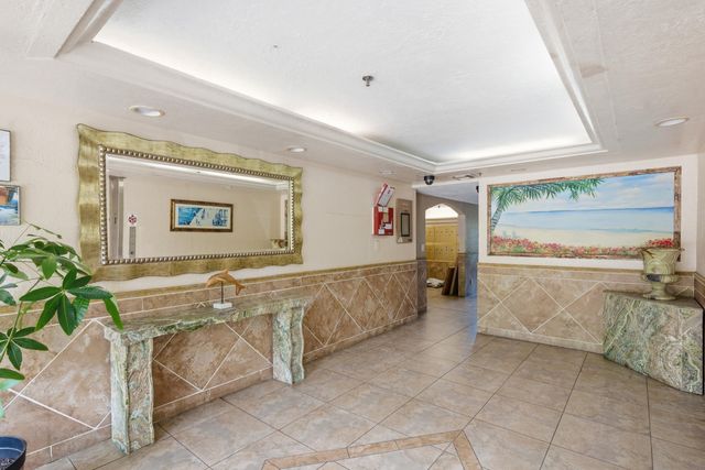 825 Egret Circle Unit 104, Delray Beach, FL 33444