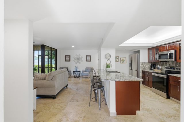 825 Egret Circle Unit 104, Delray Beach, FL 33444