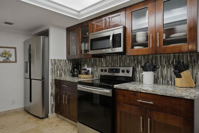 825 Egret Circle Unit 104, Delray Beach, FL 33444