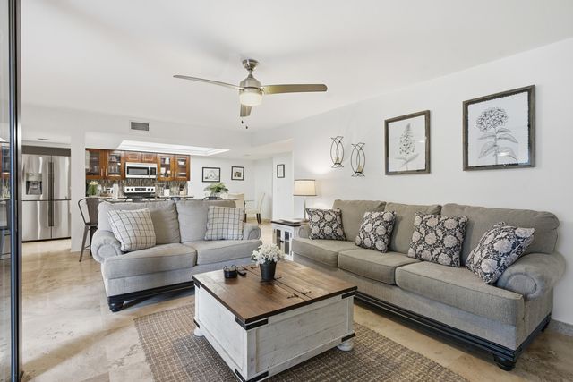 825 Egret Circle Unit 104, Delray Beach, FL 33444