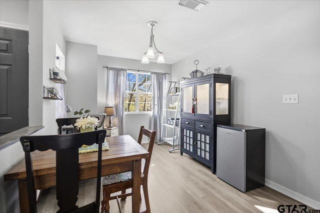 289 Acapulco Rd, Jefferson, TX 75657