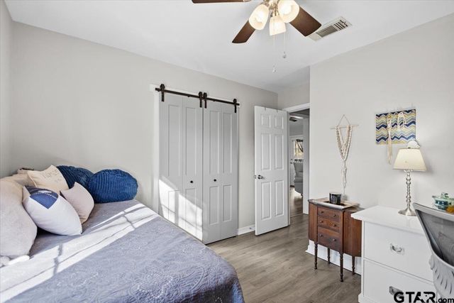 289 Acapulco Rd, Jefferson, TX 75657