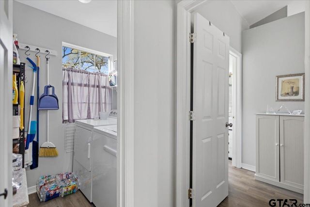 289 Acapulco Rd, Jefferson, TX 75657