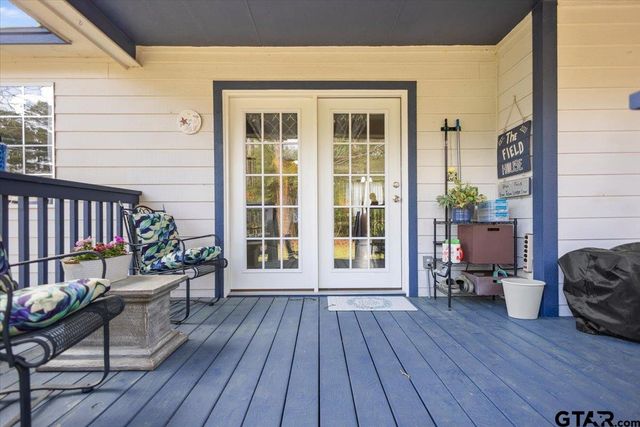 289 Acapulco Rd, Jefferson, TX 75657