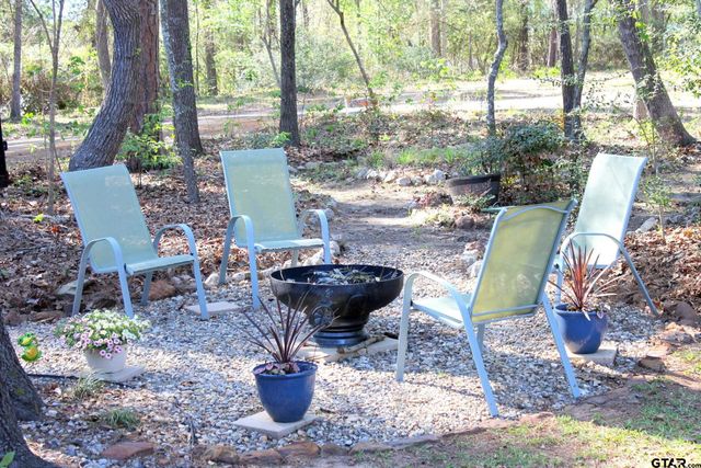 289 Acapulco Rd, Jefferson, TX 75657