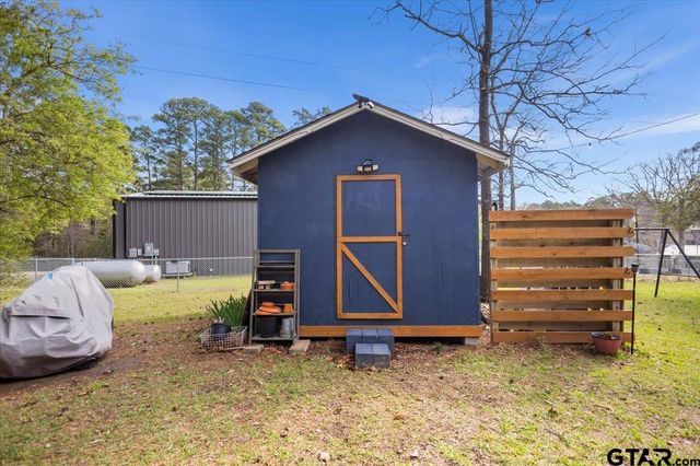 289 Acapulco Rd, Jefferson, TX 75657