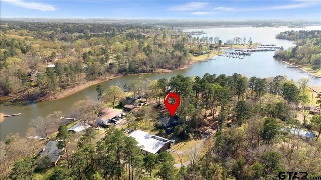 289 Acapulco Rd, Jefferson, TX 75657