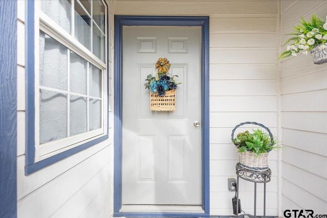 289 Acapulco Rd, Jefferson, TX 75657