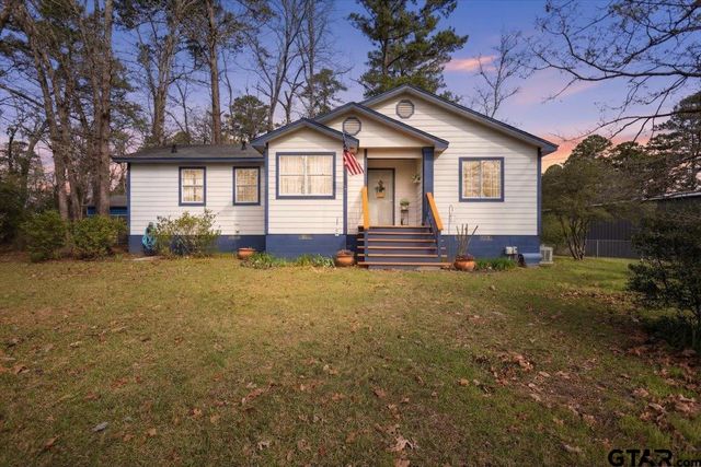 289 Acapulco Rd, Jefferson, TX 75657