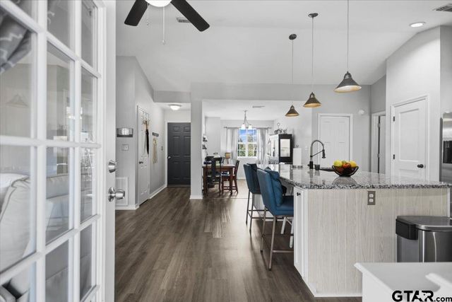 289 Acapulco Rd, Jefferson, TX 75657