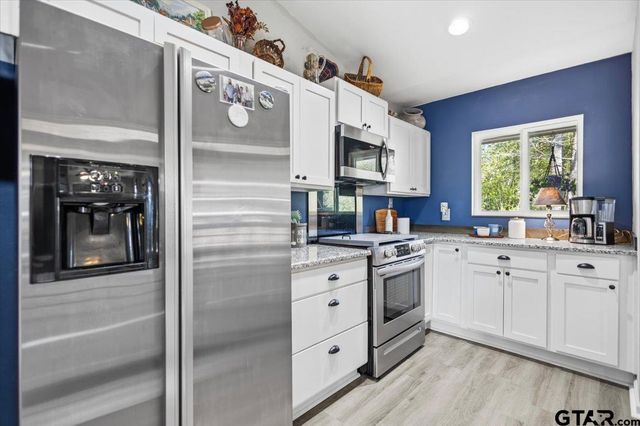 289 Acapulco Rd, Jefferson, TX 75657